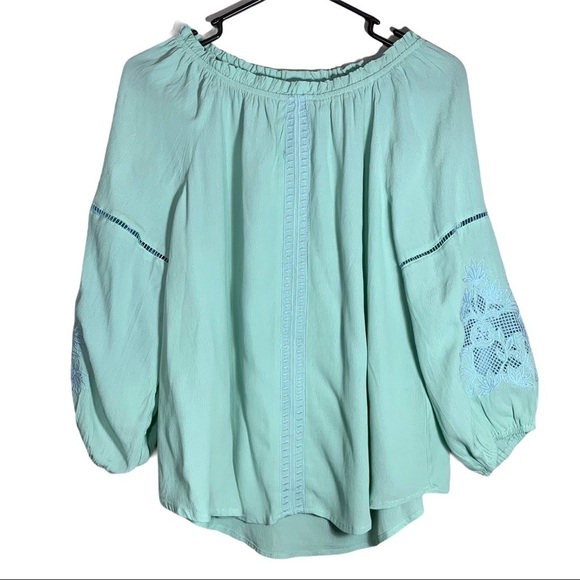 Francesca’s Quinn Peasant Embroidered Blouse Size Medium - Picture 2 of 12